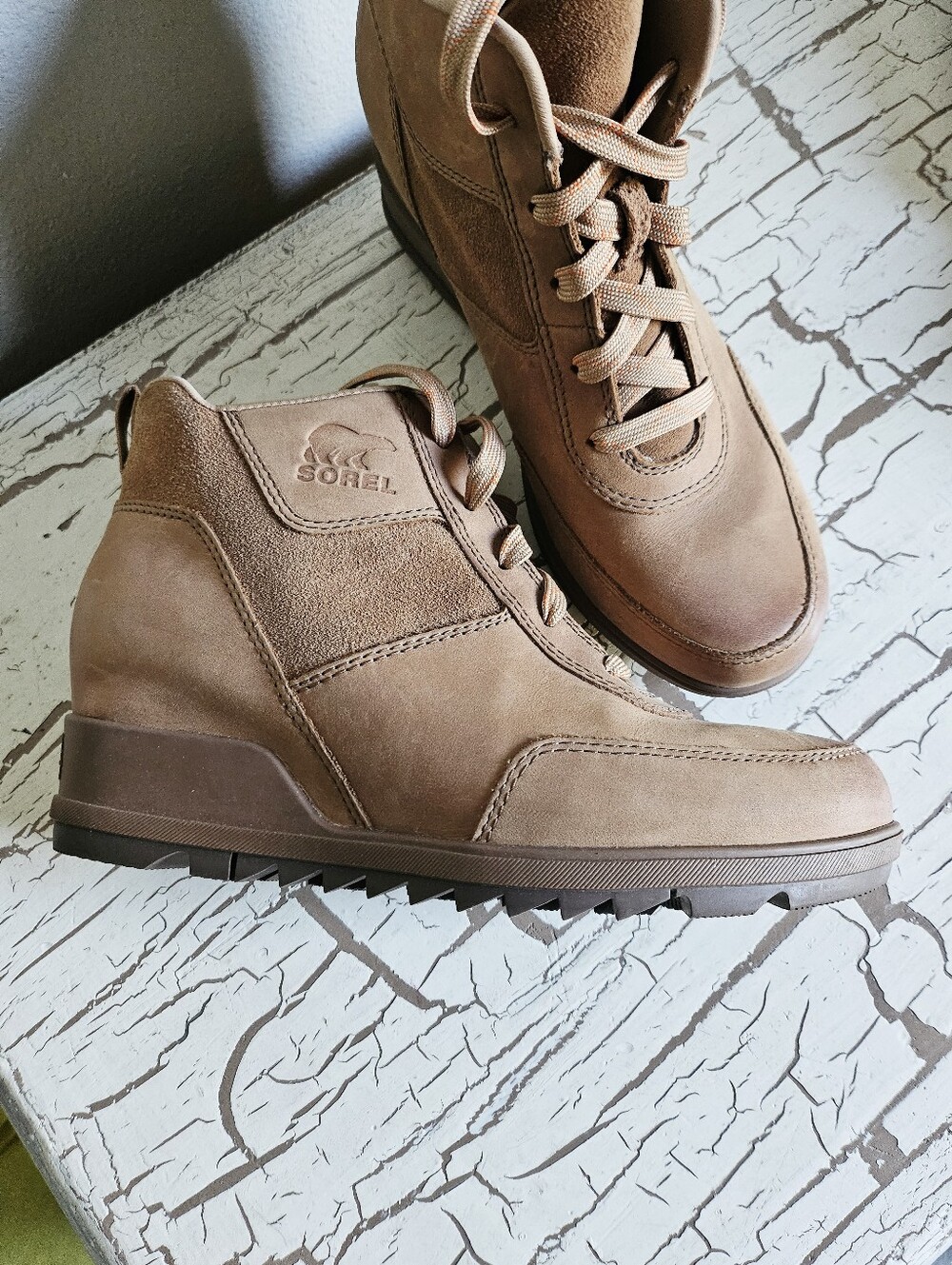 Sorel Women's 8 Evie Sport Lace Boots Tan Suede Concealed Wedge Heel Like New
